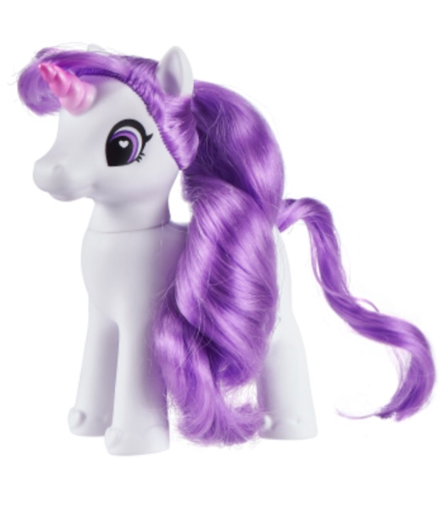 Unicornio blanco con cabello morado